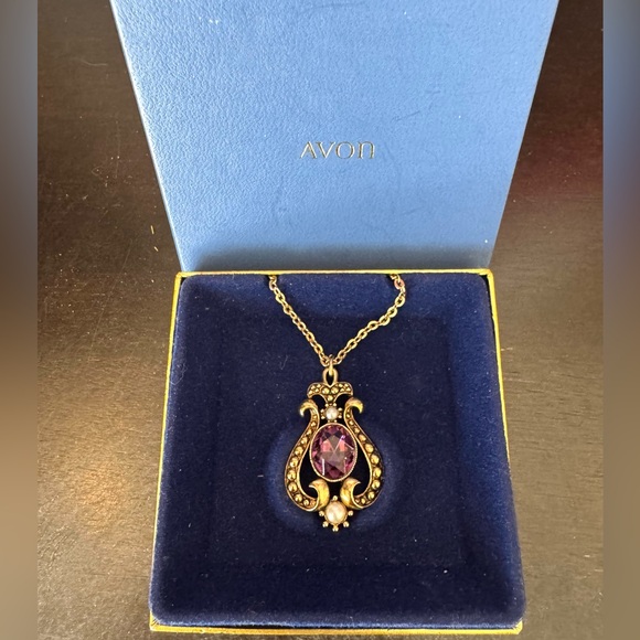 Avon Purple and Gold Victorian Pendant Necklace - Picture 2 of 8